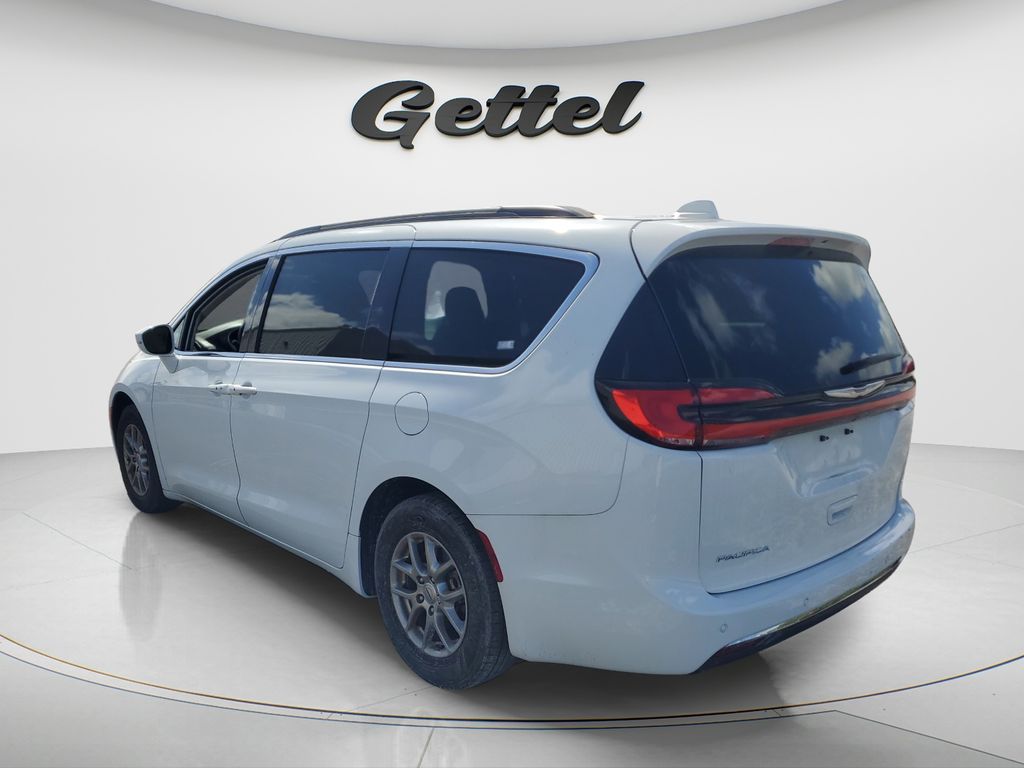 View vehicle photo 6