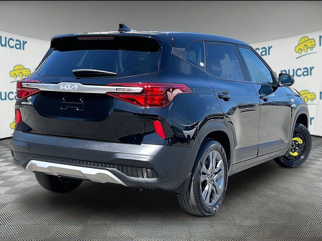 2023 Kia Seltos — photo 6
