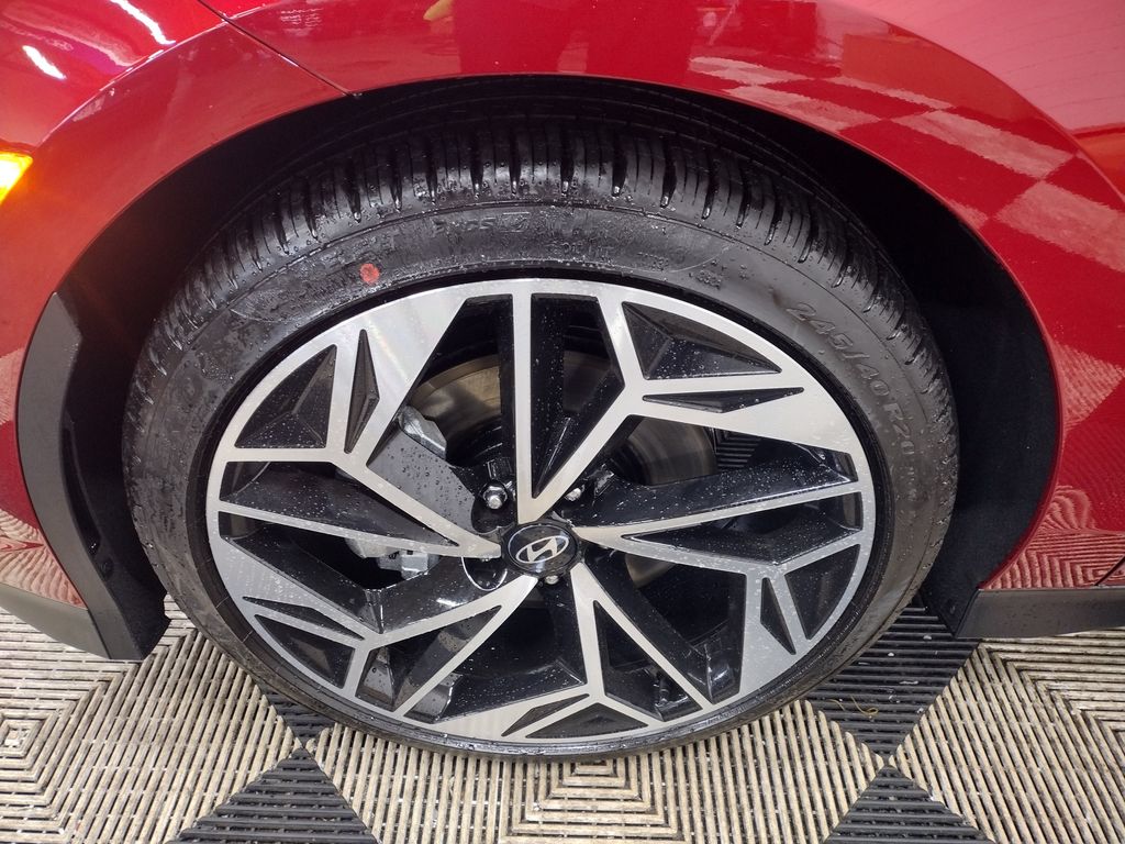 2025 Hyundai IONIQ 6 SEL