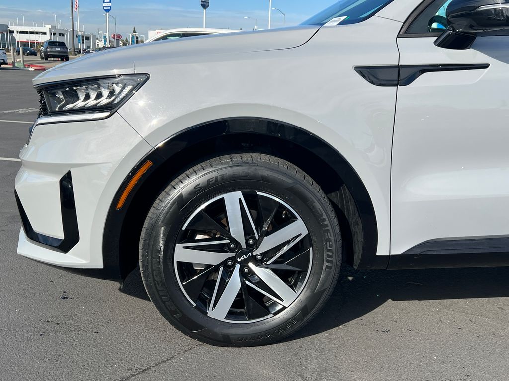 Thumbnail: 2022 Kia Sorento - 5