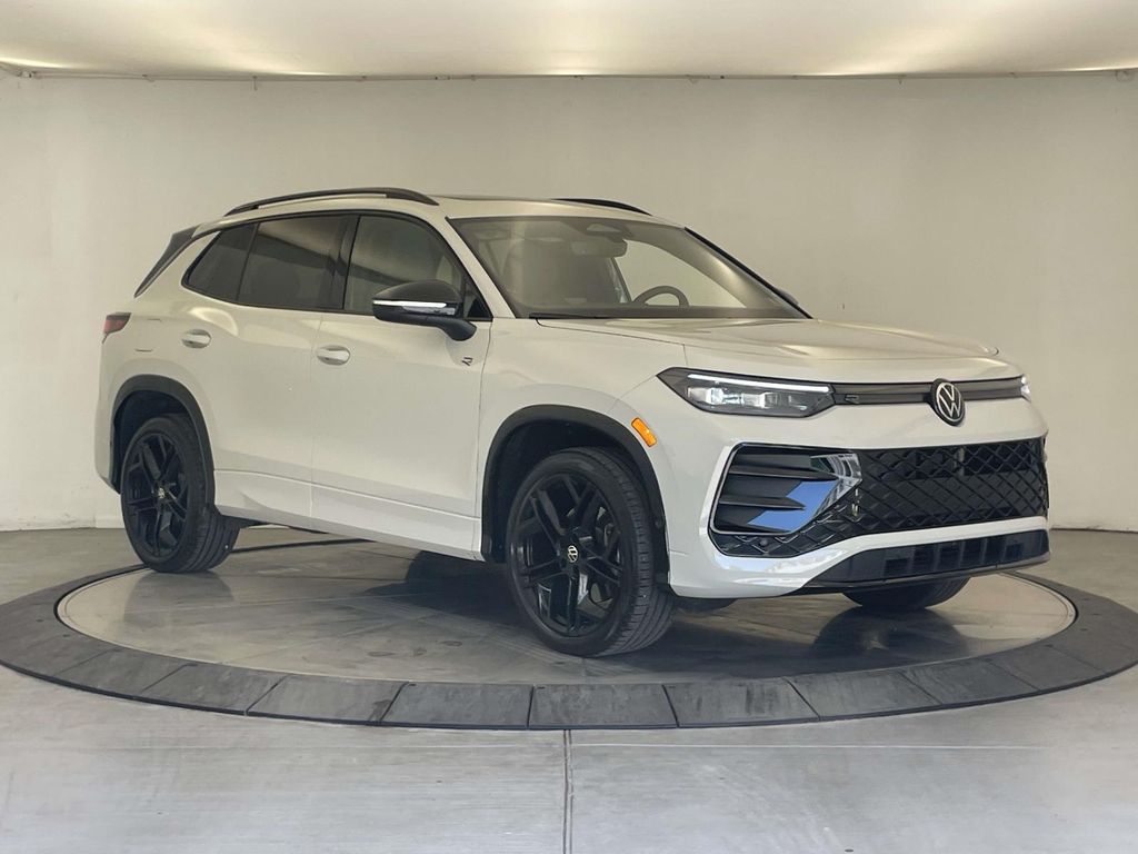 2026 Volkswagen Tiguan 2.0T SE R-Line Black - 8