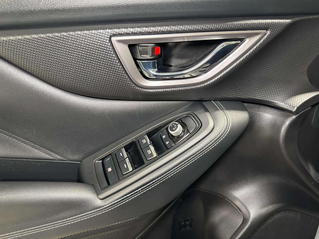 Used 2020 Ice Silver Metallic Subaru Limited image 8