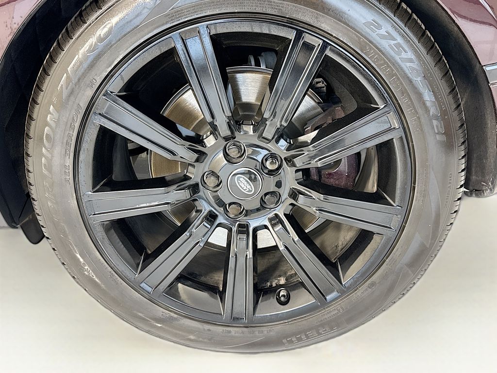 Thumbnail: 2020 Land Rover Range Rover - 32