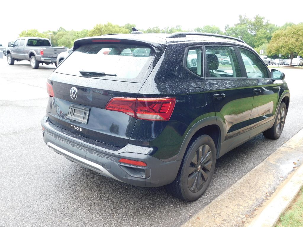 Thumbnail: 2024 Volkswagen Taos - 4