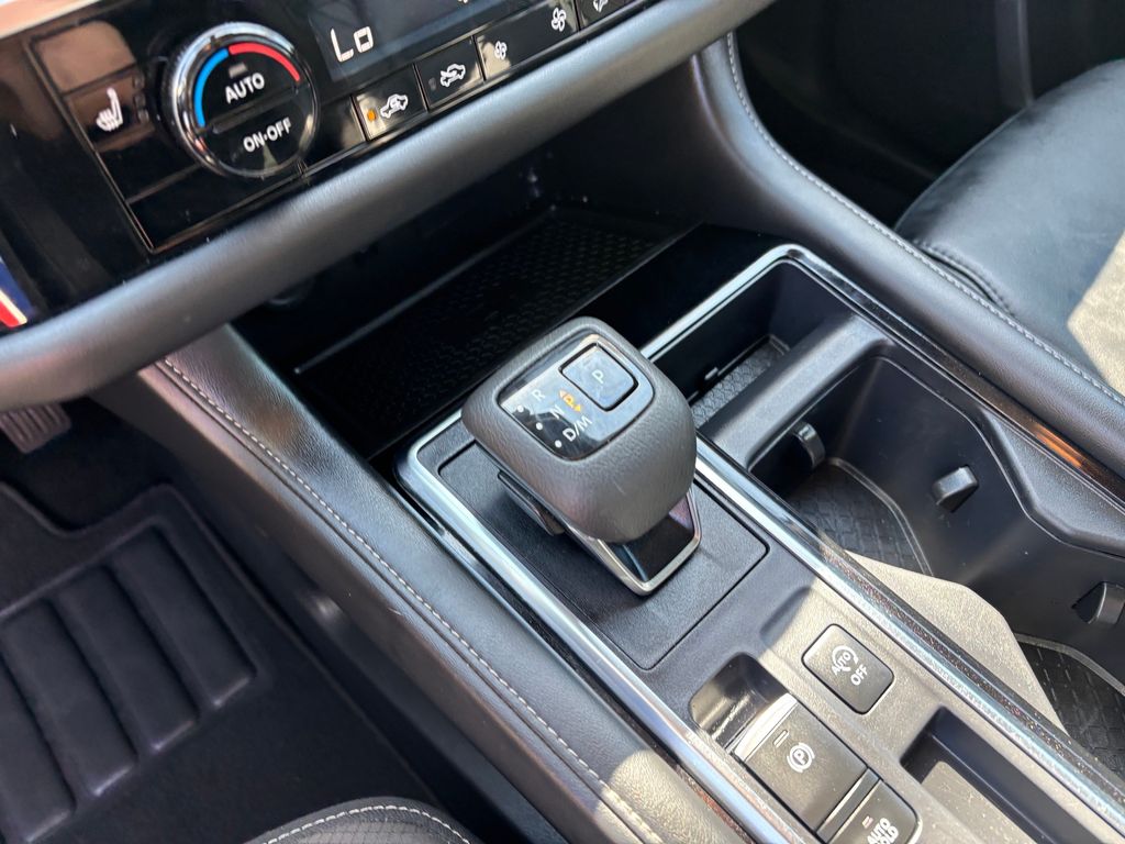 Used Car 2024 Nissan Pathfinder  Sl For Sale Under $35,000 In Austin, Texas