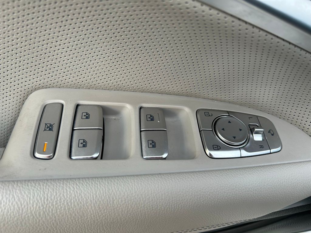 2022 Genesis G70 3.3T 15
