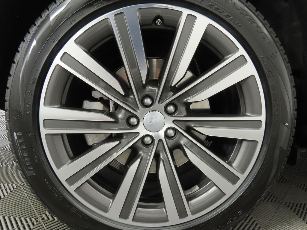 Thumbnail: 2023 Land Rover Range Rover - 32