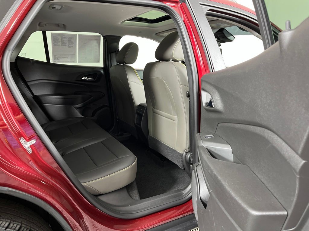 Thumbnail: 2024 Chevrolet Trax - 9