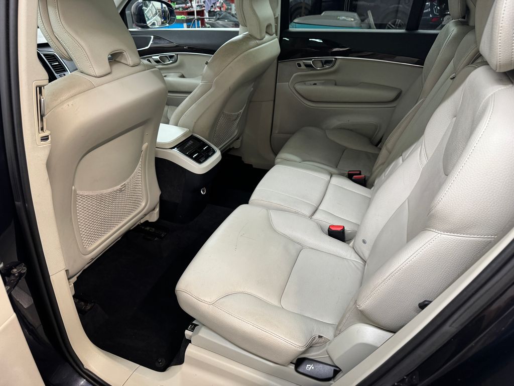2019 Volvo XC90 T5 Momentum
