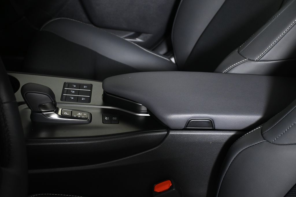 Thumbnail: 2025 Lexus UX - 26