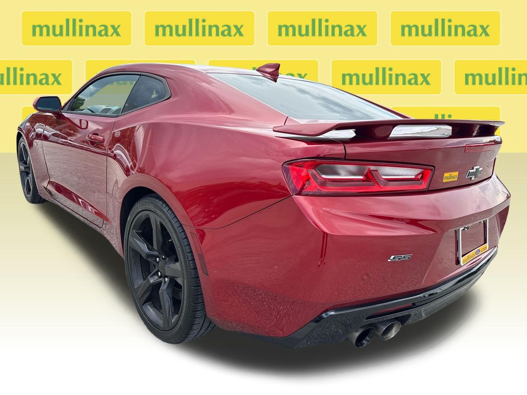 Used 2016 Red Chevrolet SS image 9