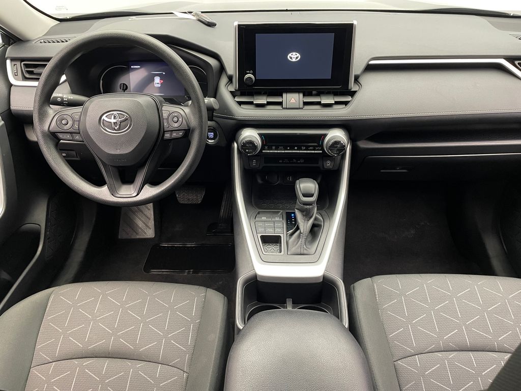 2024 Toyota RAV4 XLE 19