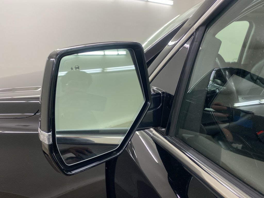 2020 Cadillac Escalade Luxury photo