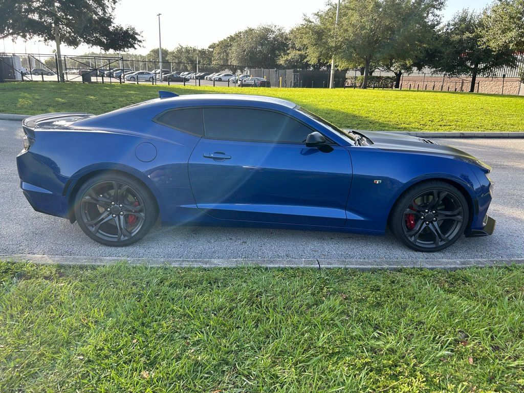 Thumbnail: 2019 Chevrolet Camaro - 6