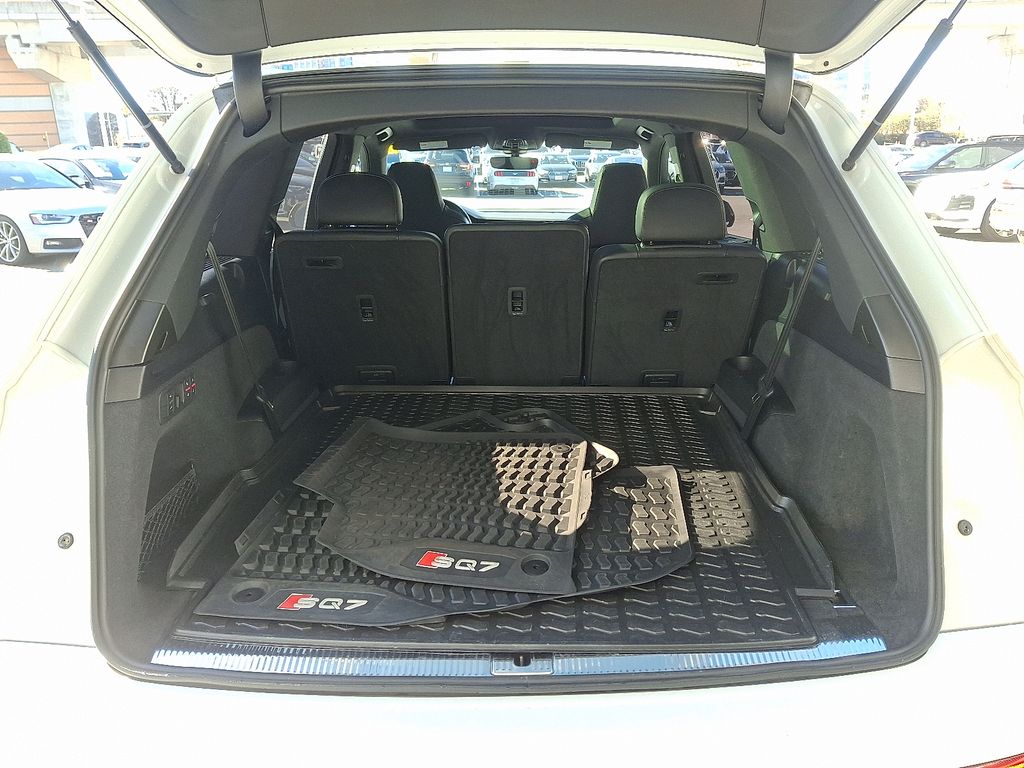 Thumbnail: 2023 Audi SQ7 - 27