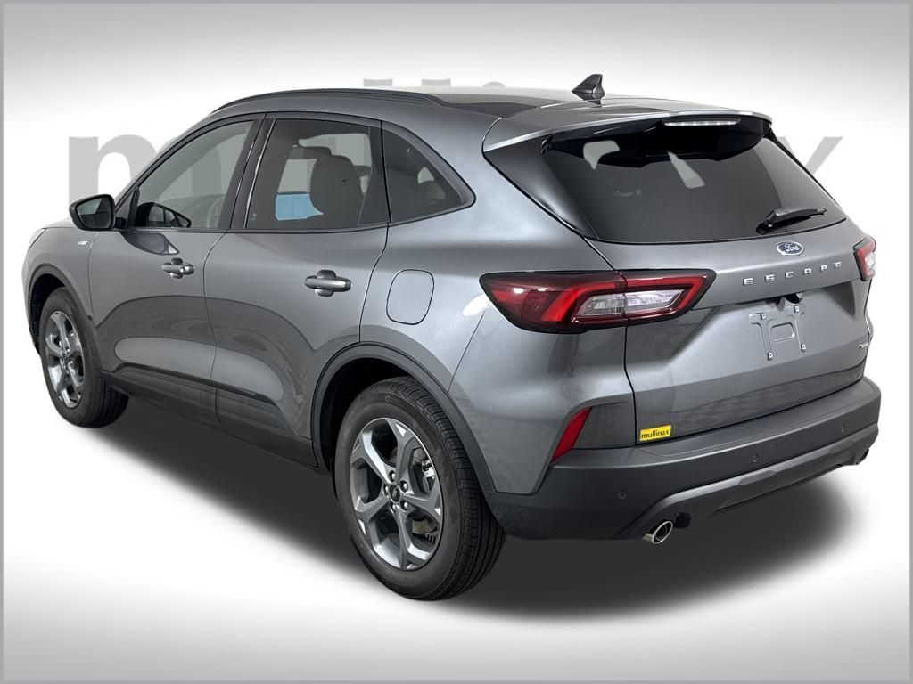 2025 Ford Escape ST-Line photo 3