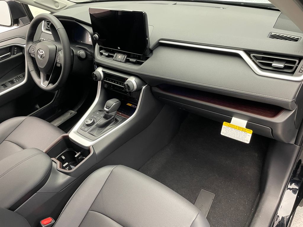 Thumbnail: 2025 Toyota RAV4 - 16