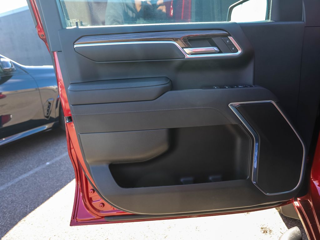 Thumbnail: 2026 Chevrolet Silverado 1500 - 9