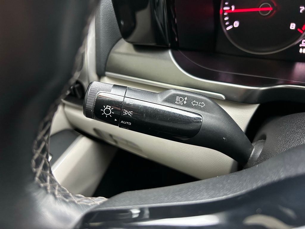 2021 Kia Sorento S 23