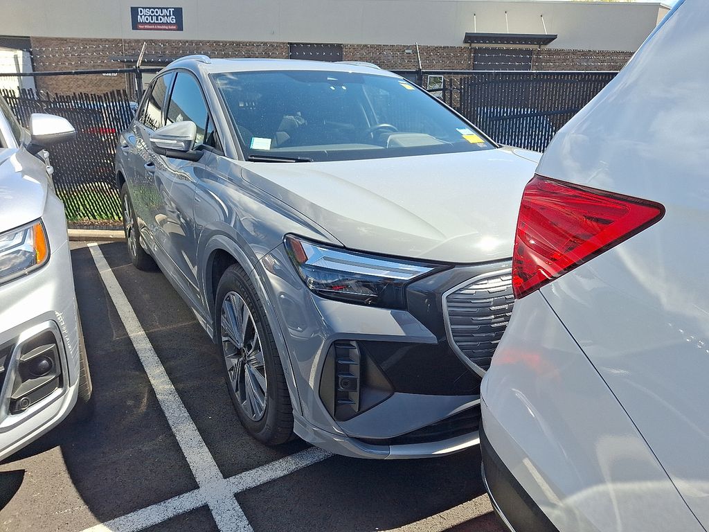 Thumbnail: 2023 Audi Q4 e-tron - 2