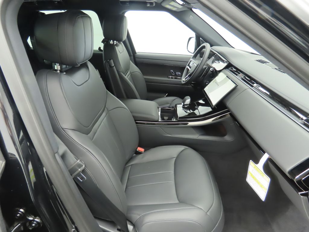 Thumbnail: 2025 Land Rover Range Rover Sport - 21