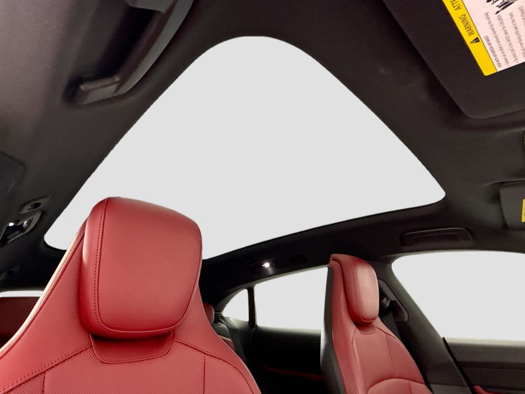 Thumbnail: 2022 Porsche Taycan - 20