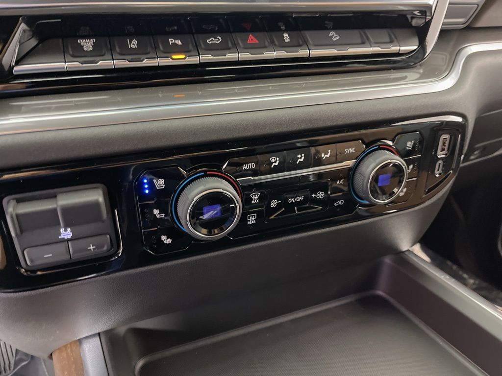 2025 Chevrolet Silverado 2500 High Country 32
