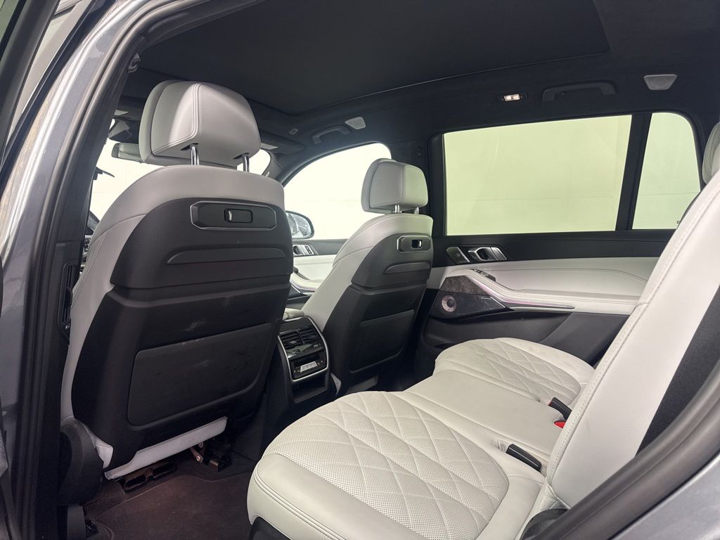 Thumbnail: 2023 BMW X7 - 10