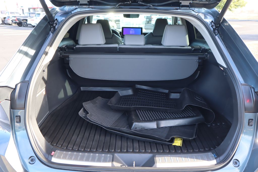 Thumbnail: 2024 Toyota Venza - 27