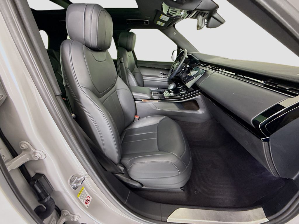 Thumbnail: 2023 Land Rover Range Rover Sport - 21