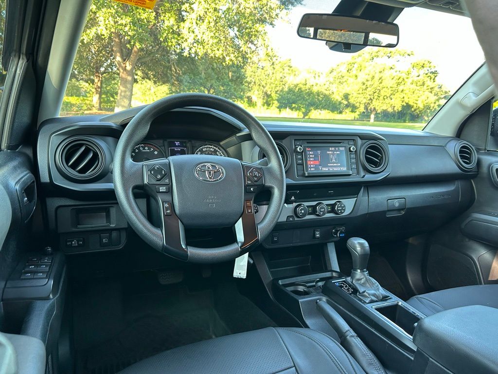 Thumbnail: 2019 Toyota Tacoma - 11