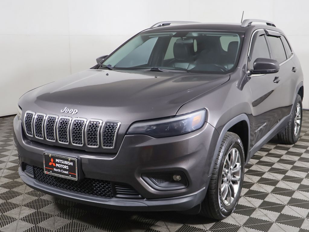 Used 2019 Gray Jeep Latitude Plus image 6