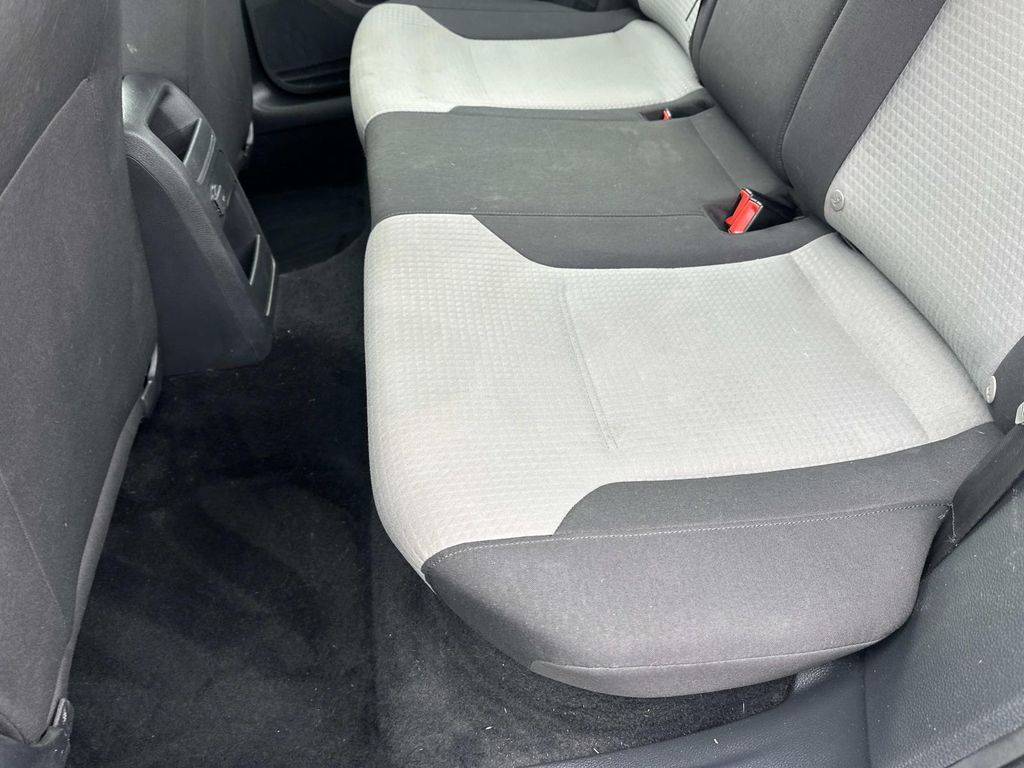 Thumbnail: 2018 Volkswagen Jetta - 32