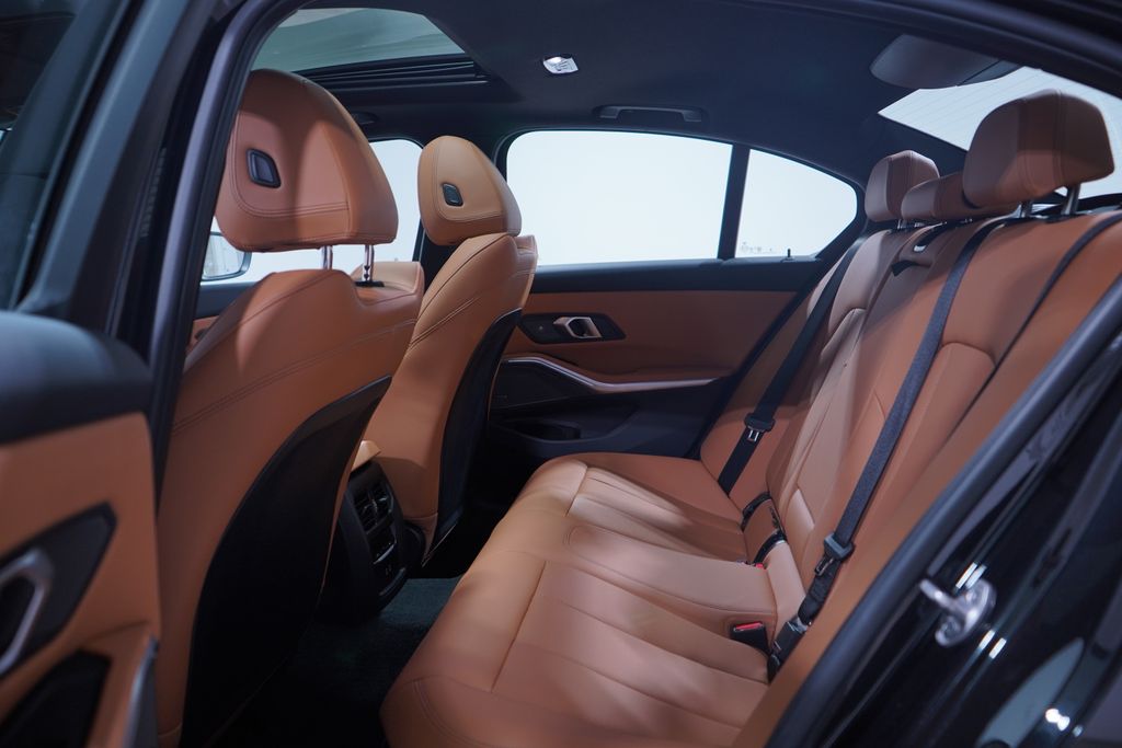Thumbnail: 2025 BMW 3 Series - 9