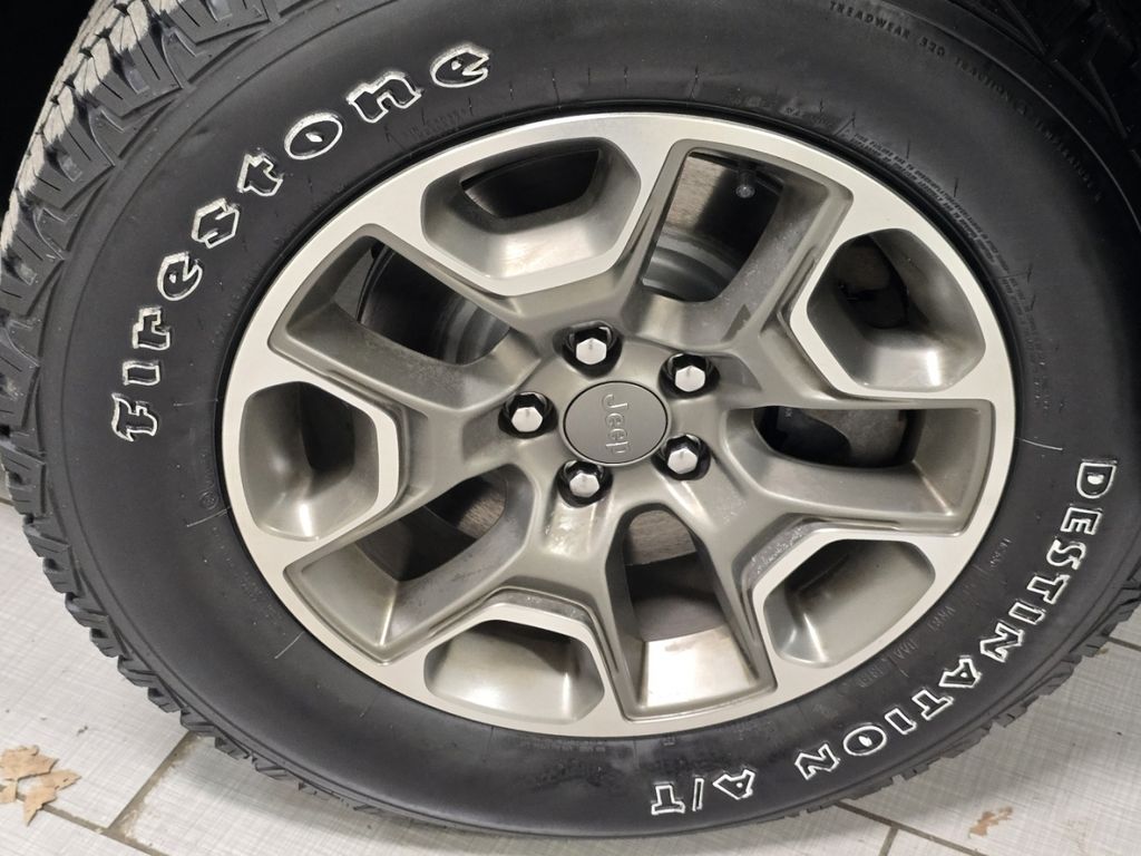 Used 2020 Black Jeep Trailhawk image 5
