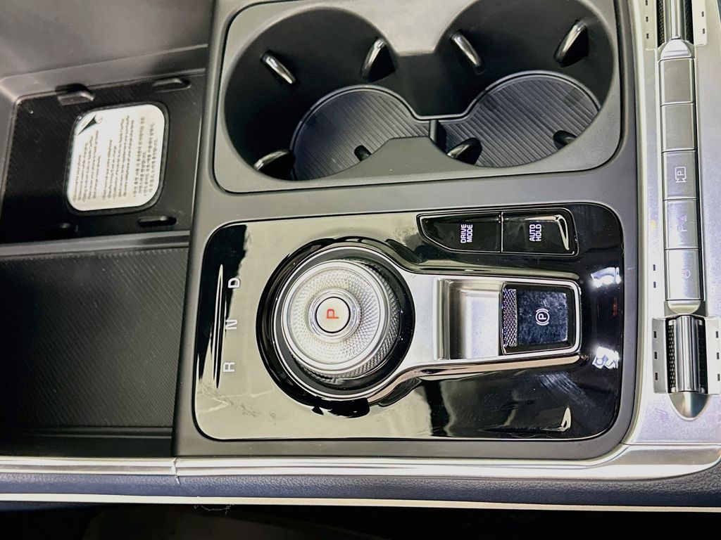 Thumbnail: 2026 Kia Carnival - 17