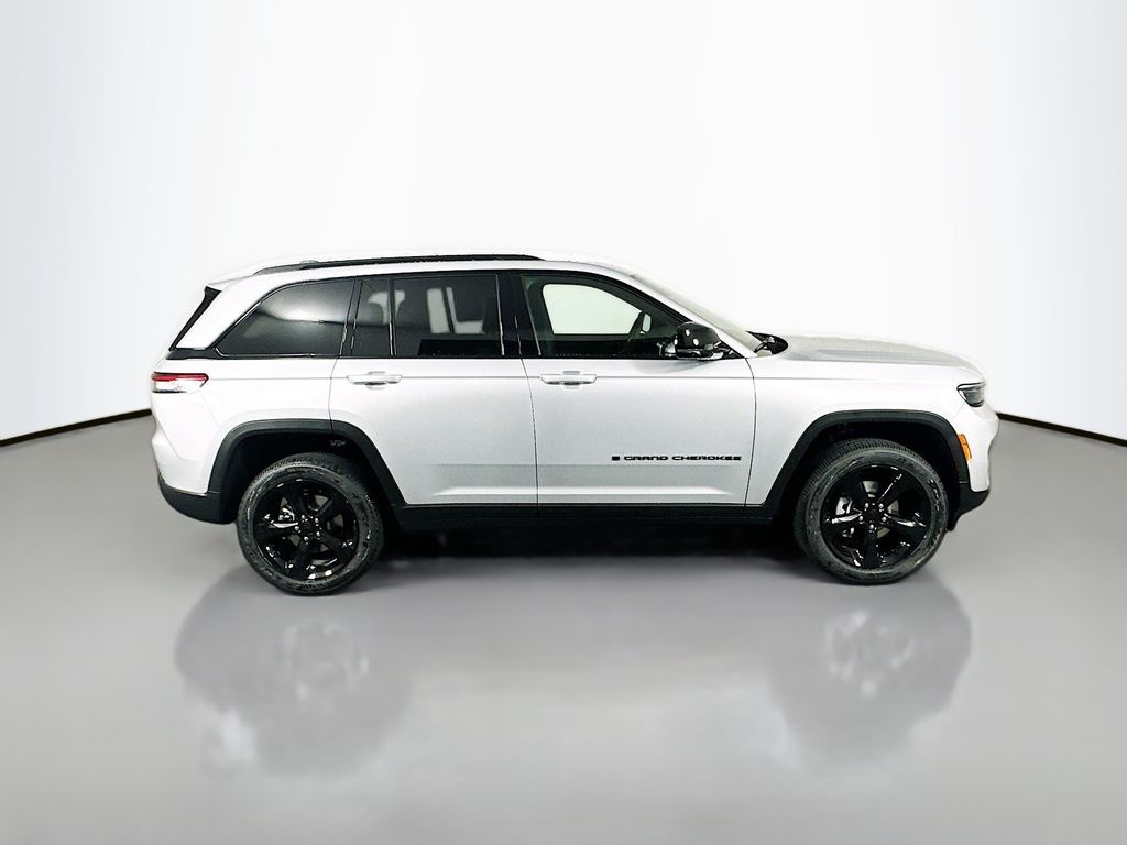 New 2025 Silver Jeep Altitude X image 8