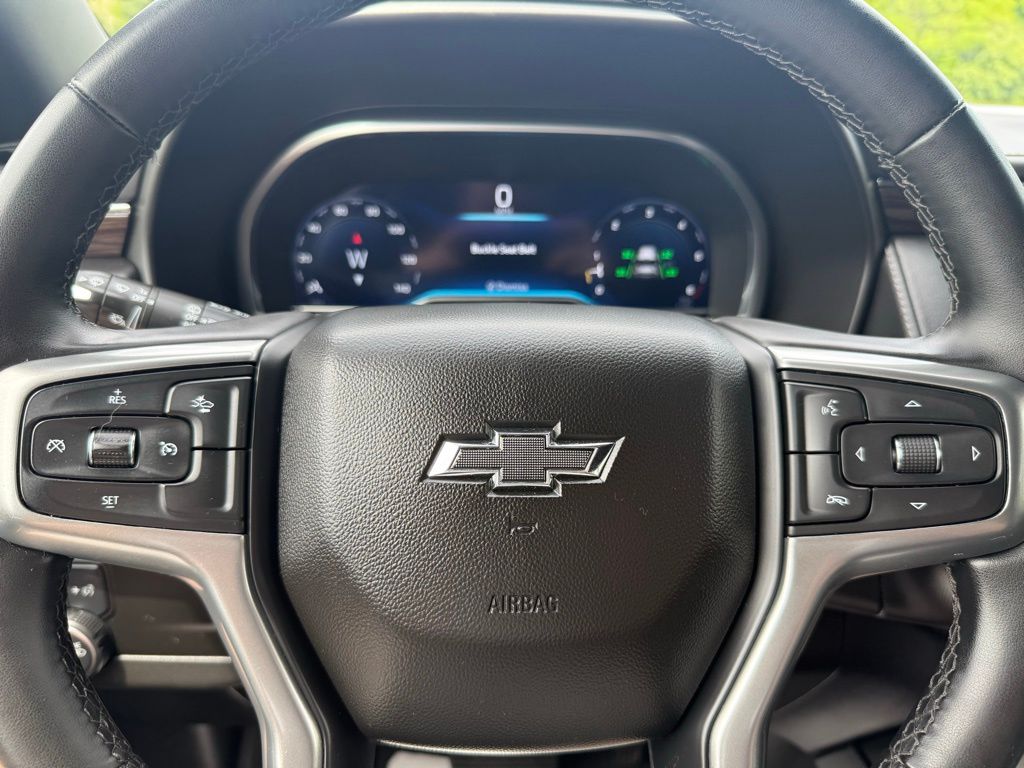 2023 Chevrolet Suburban Z71 - Photo 8