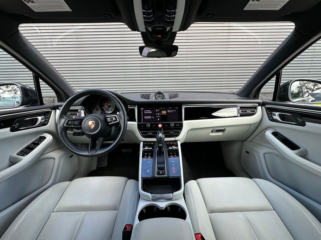 Thumbnail: 2022 Porsche Macan - 6