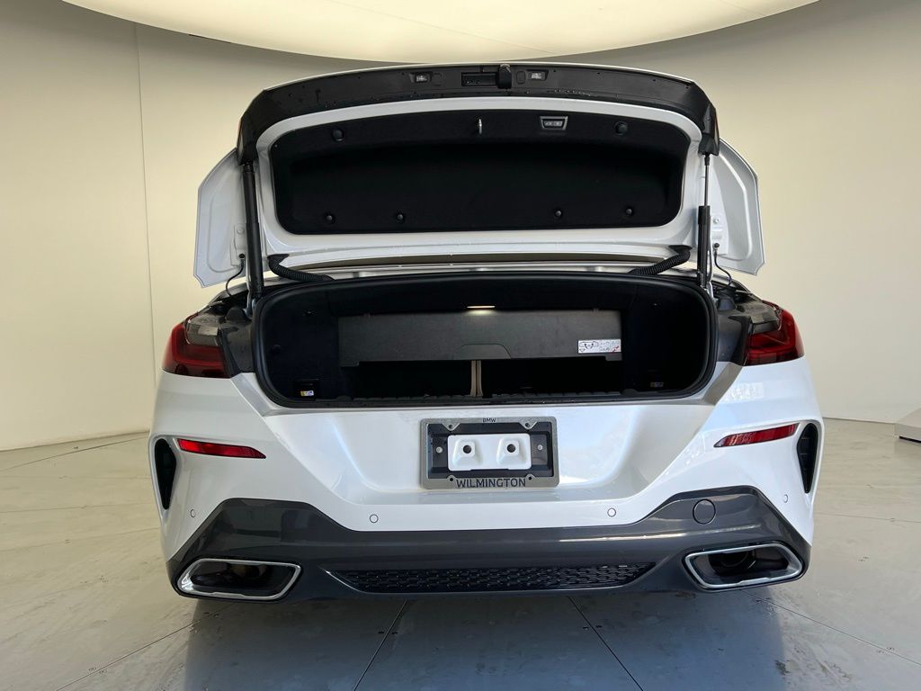 Thumbnail: 2025 BMW 8 Series - 9