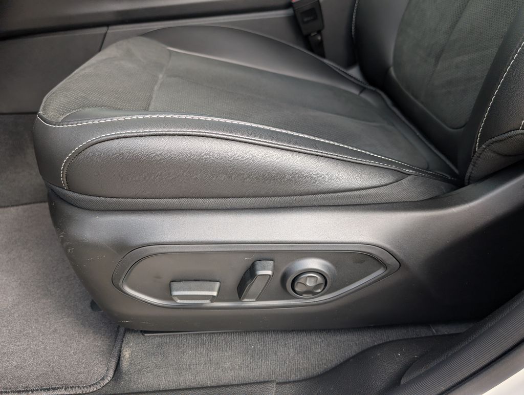 2026 Jeep Grand Cherokee Altitude White at Victoria Chrysler Dodge Jeep Ram