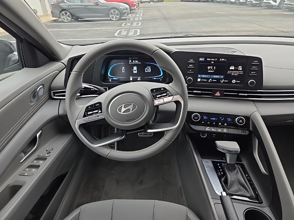 2025 Hyundai Elantra Sport 26