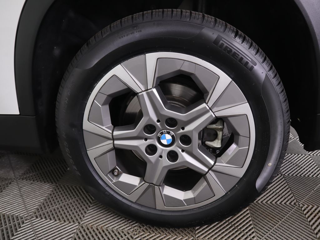 Thumbnail: 2023 BMW X1 - 32