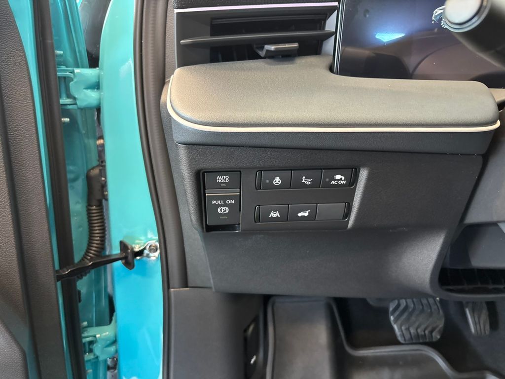 2026 Nissan Leaf PLATINUM+