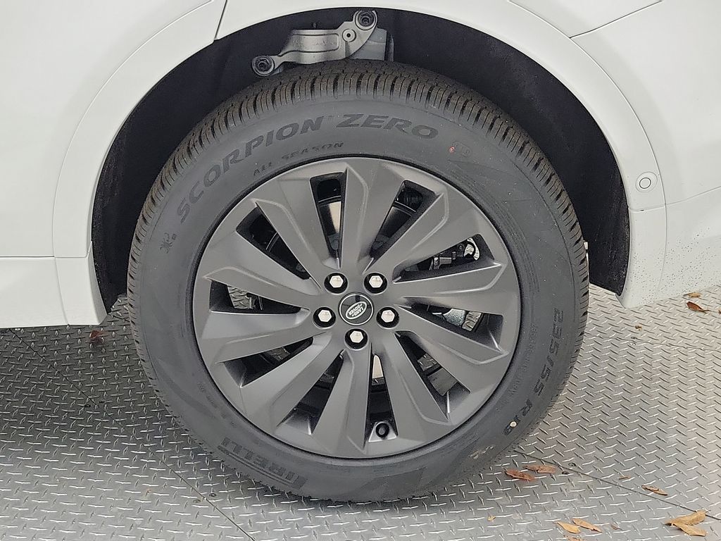 Thumbnail: 2025 Land Rover Discovery Sport - 5