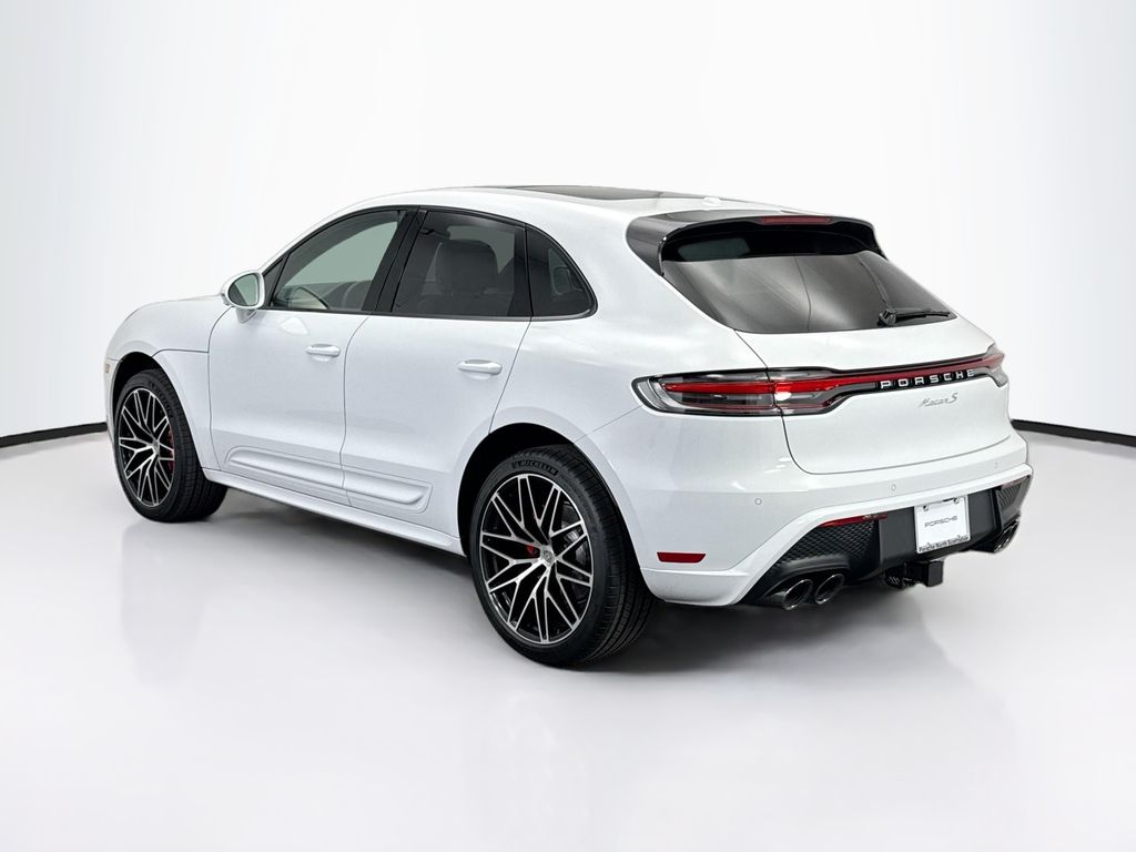 Thumbnail: 2026 Porsche Macan - 3