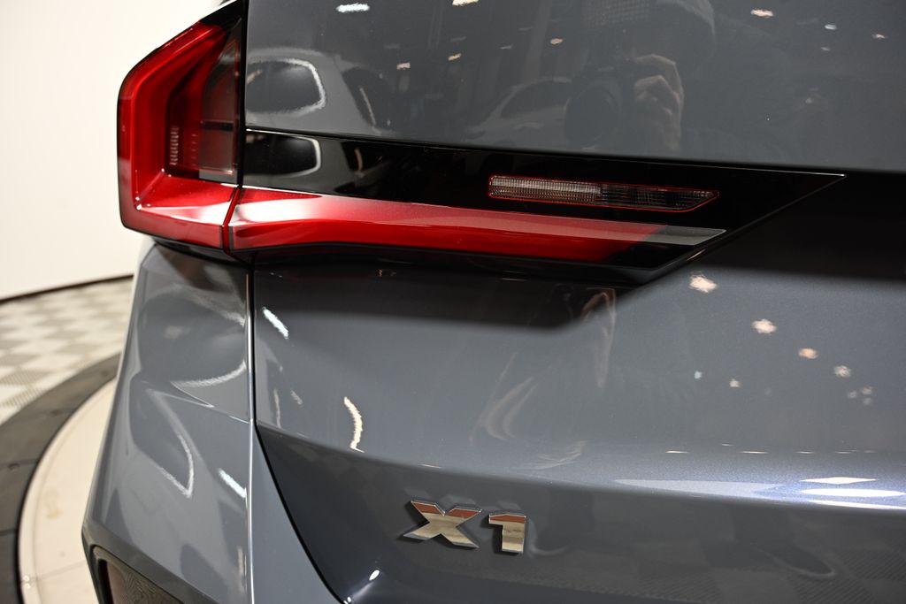 Thumbnail: 2025 BMW X1 - 11