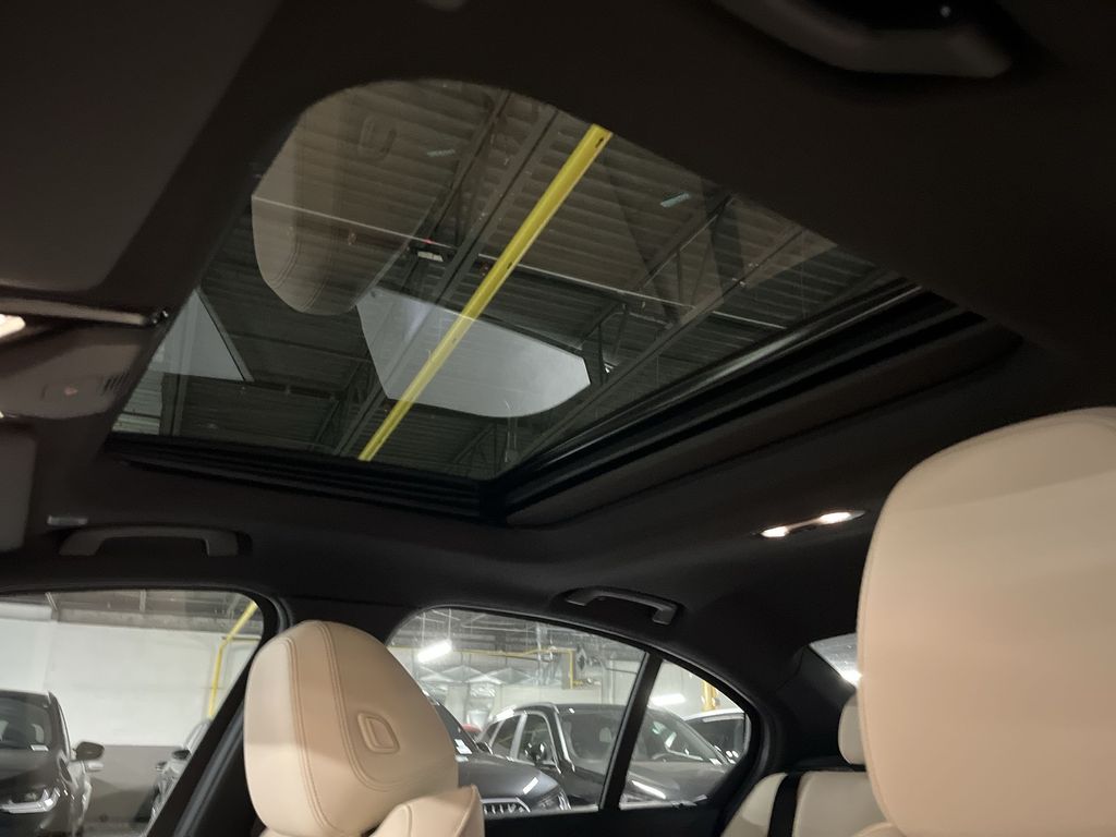 Thumbnail: 2025 BMW 3 Series - 22