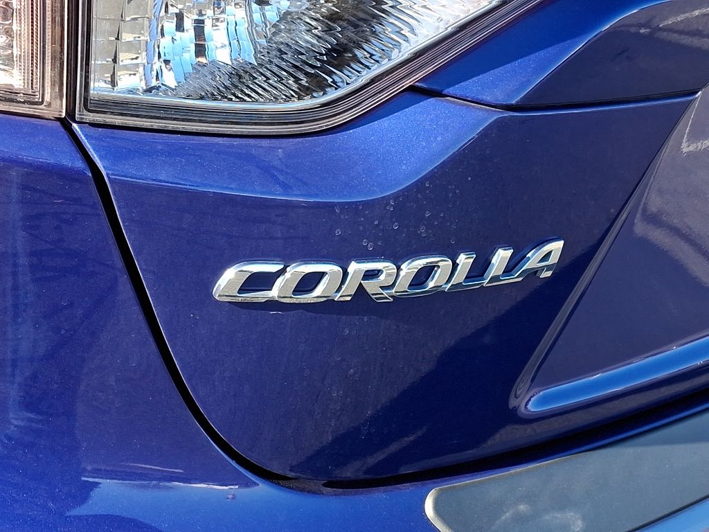 2022 Toyota Corolla SE 25