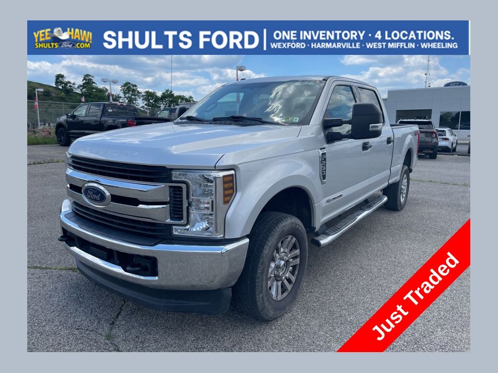 Ingot Silver Metallic 2018 Ford F-250 Super Duty XLT Crew Cab 4WD Pickup Truck Four-Wheel Drive 6-Speed Automatic